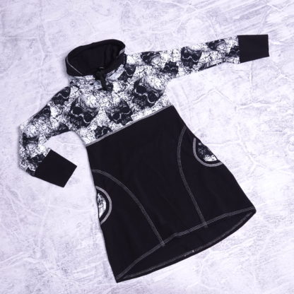 Zwart wit schedels cozy dress maat 6 jaar (116)