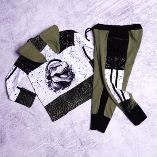 Dino snap jacket met jude joggers maat 7 jaar (122)