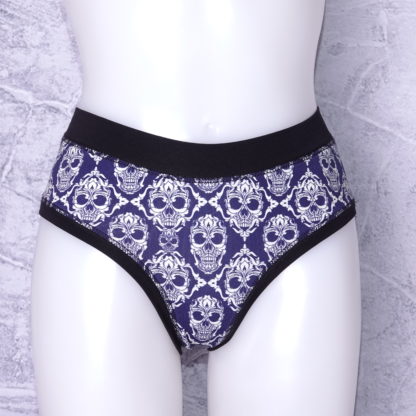 Skulls cheeky size M ( 10/12 uk ) 6/8 us