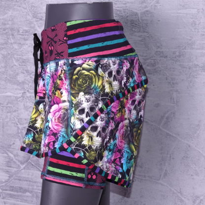 Moxi shorts skulls maat m/L met shorts met zakken . - Afbeelding 2