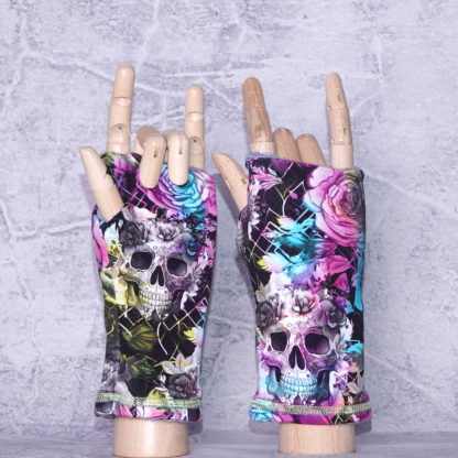 Regenboog skulls handschoenen zachtgevoerd maat L