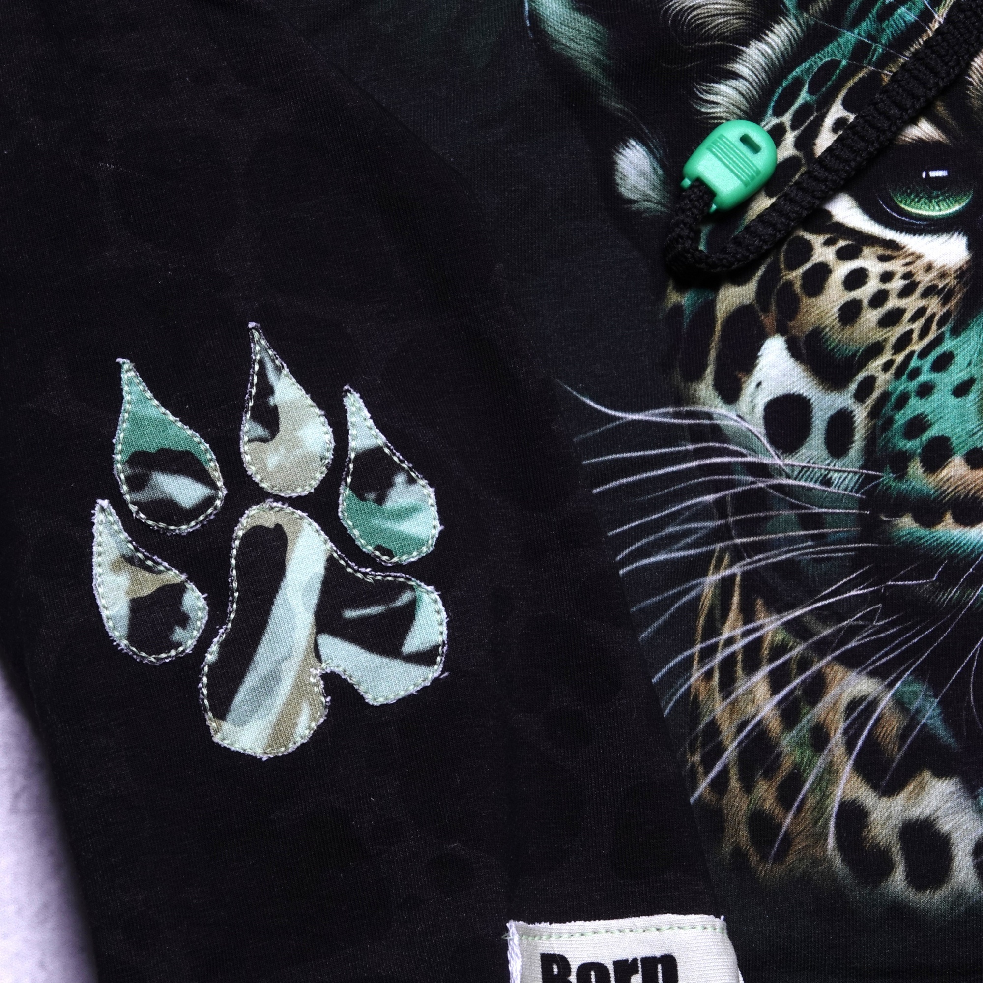 Detail mouw apootafdruk luipaard