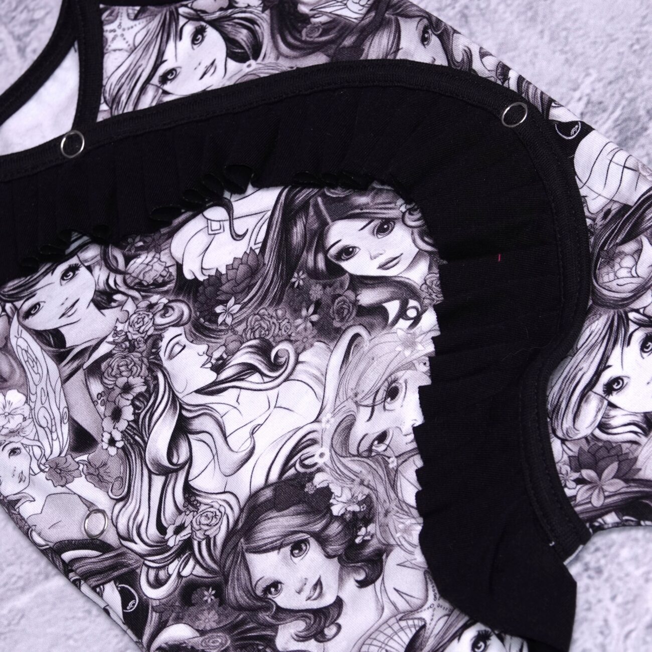 detail eastromper princess detail eastromper princess