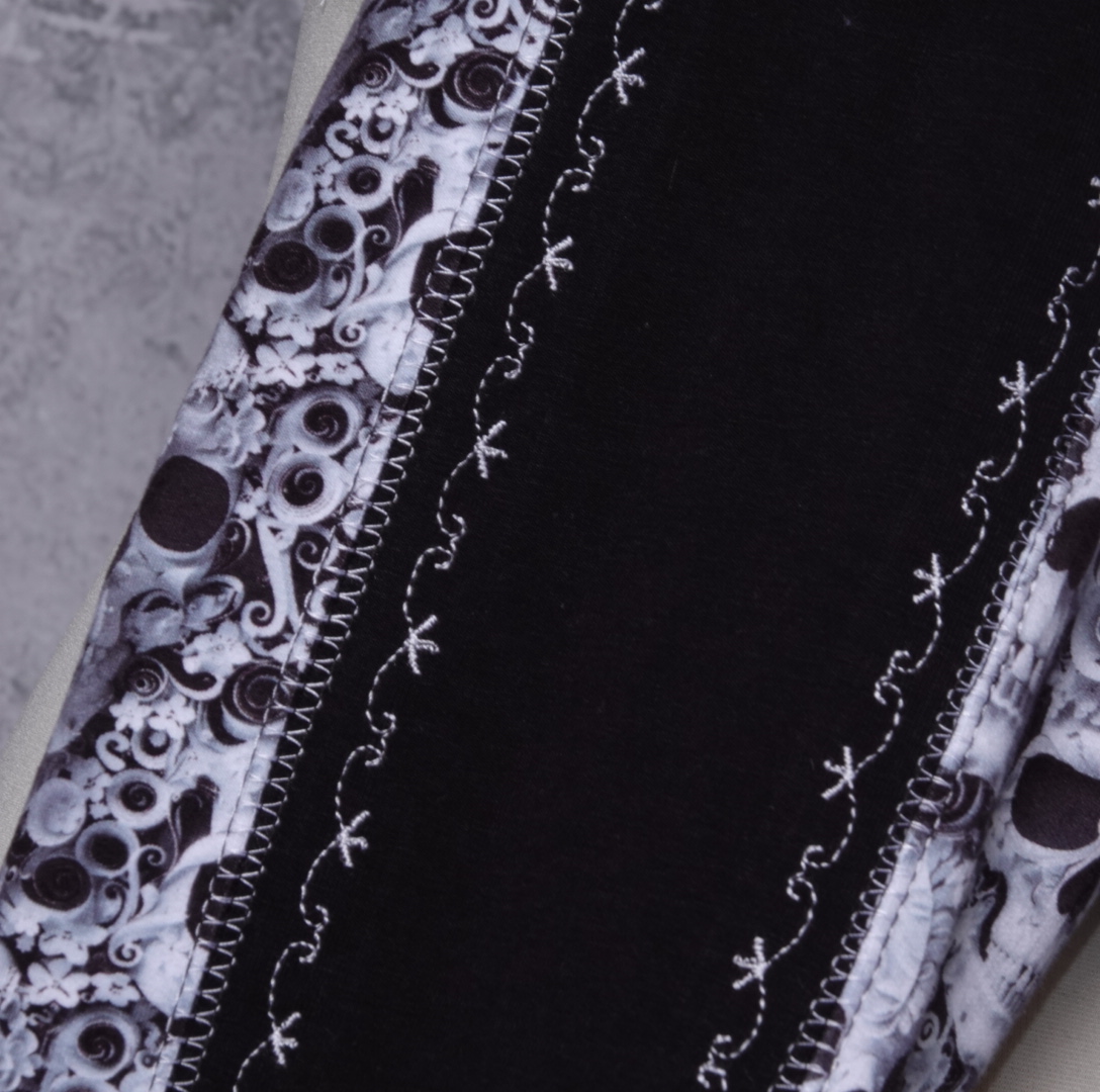 Detail skulls stitch