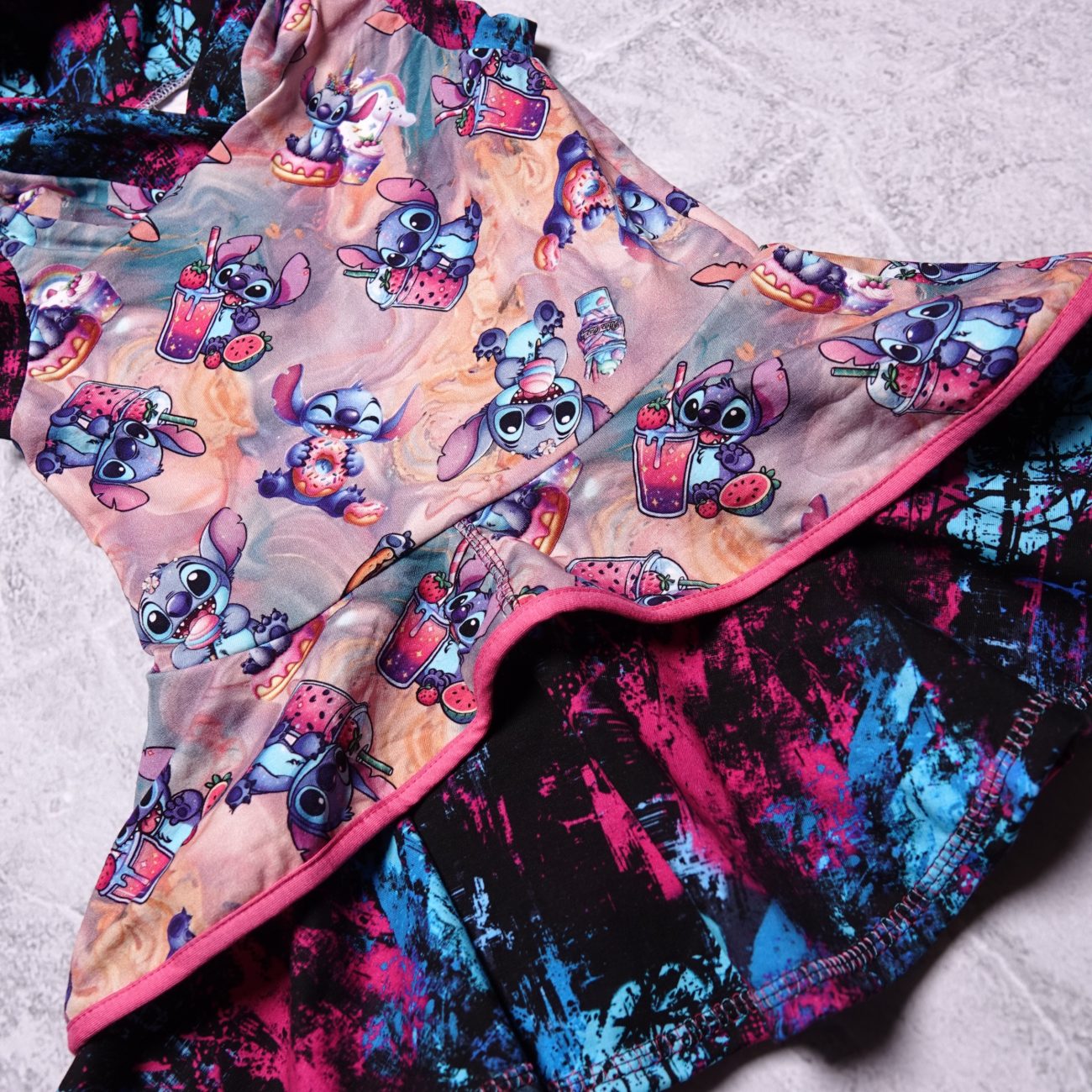Detail stitchery skirt